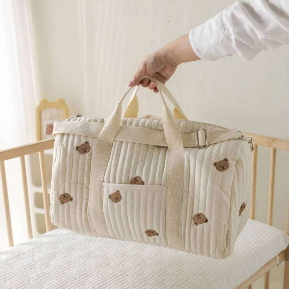 Korean ins new embroidered mommy large capacity duffel portable messenger bag Z260304