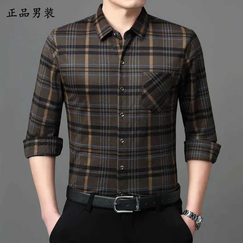 Mens Long-sLeeved Shirt Middle-aged Large-size Square Collar Plaid Pocket Fashionable Casual and Free Ironing M260305