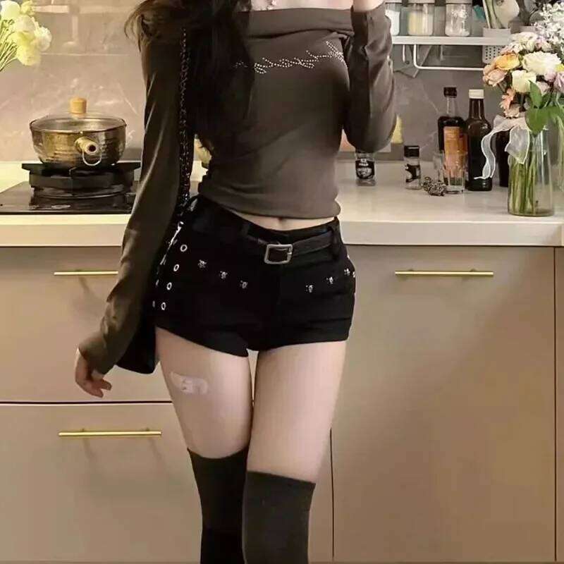 Black Sexy Low Waist Y2K Jean Woman Punk Gothic Popular Denim Super Shorts Female Korean Fashion Slin Fit Hot Short Pants XJ260305