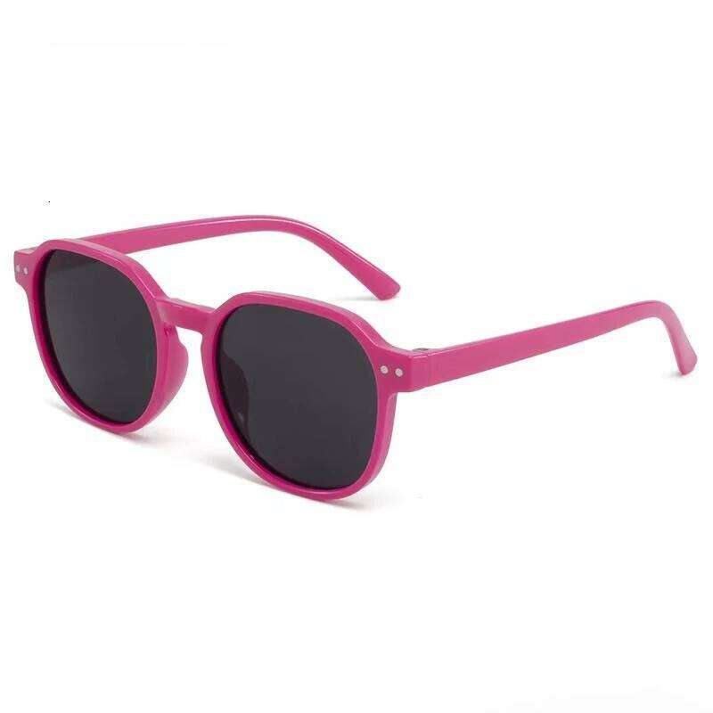 Korean version of fashion trend baby sunglasses cute photo travel must be cocoa love love, must-have artifact for photography Z260305