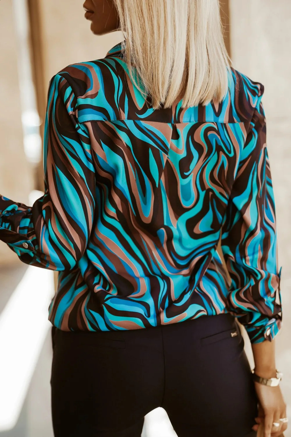 Womens Blue Longsleeved Shirt Singlebreasted Collar Shirts White and Black Slimfit Top 260228