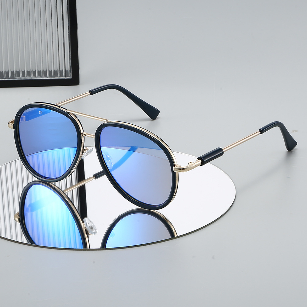 Classic Designer Sunglasses for Women Men Retro Vintage Fashion UV Protection Lightweight Frame All-Match Stylish Eyewear