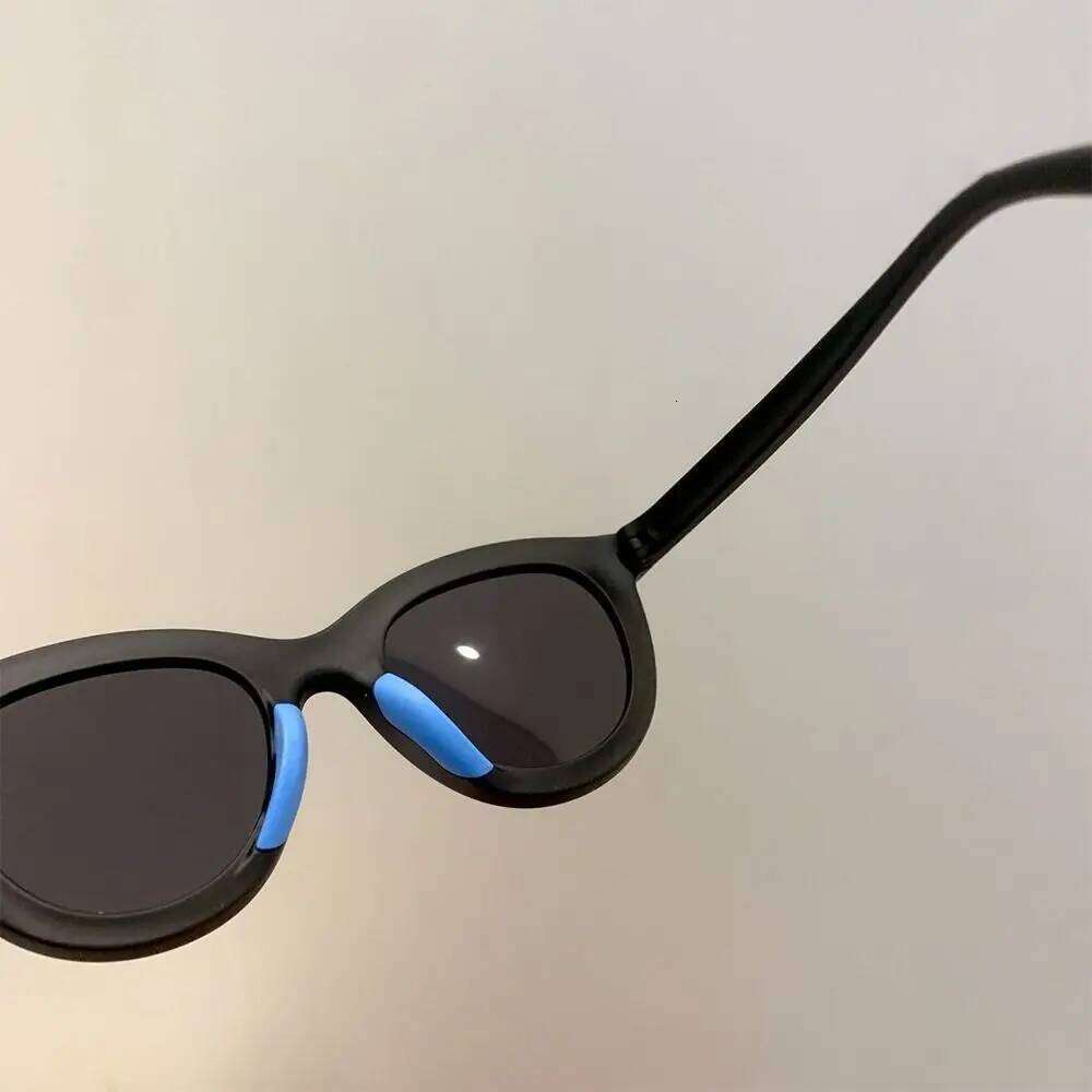 Outdoor Retro Kids Sunglasses Candy Color UV Protection Silicone Frame Shades Soft Beach Play Eyewear for Boys & Girls Z260304