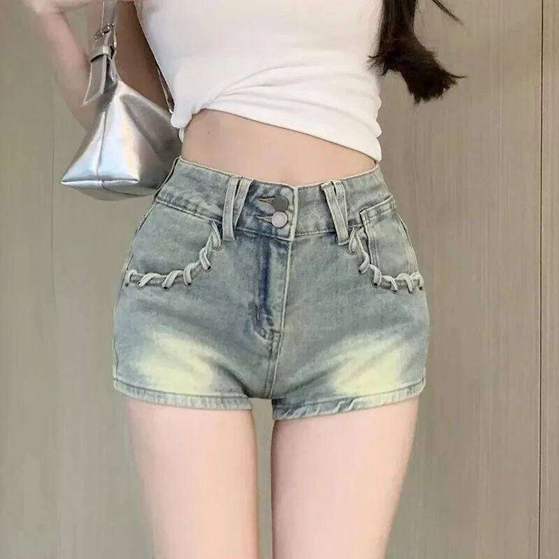 Stylish Weaving Pockets Women Jean New Korean Light Blue Skinny Slim Hot Pants Streetwear Washed Distressed Denim Shorts XJ260305