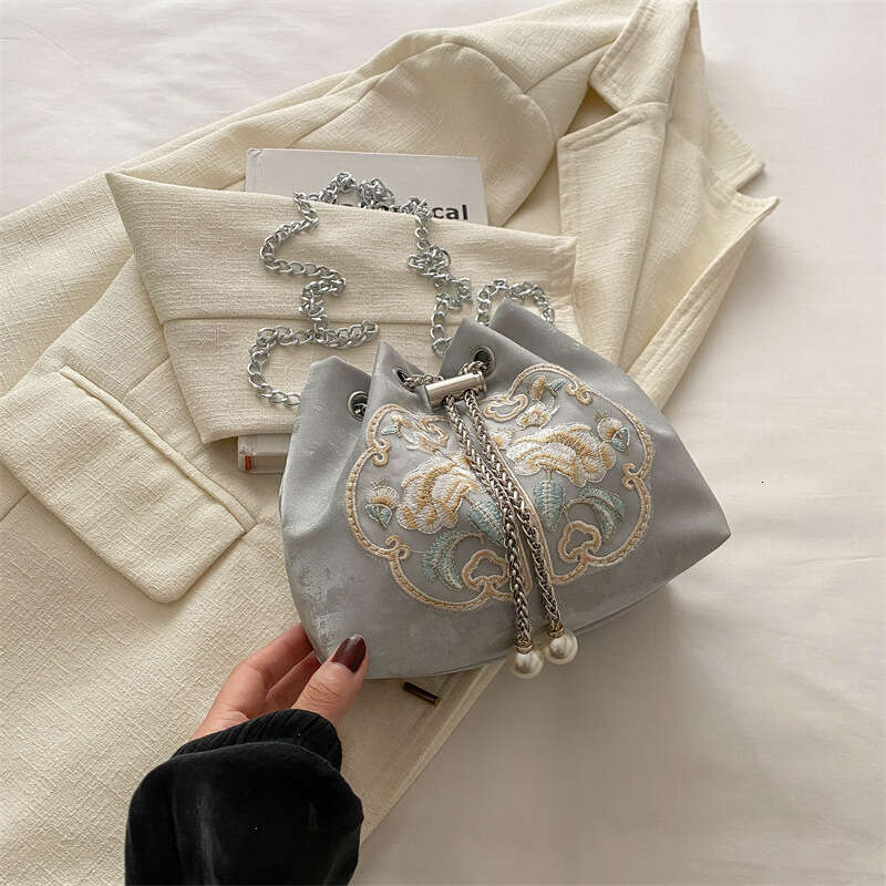 New Chinese-style for women, 2024 summer new model, national-style embroidered fashion bucket bag, versatile crossbody bag