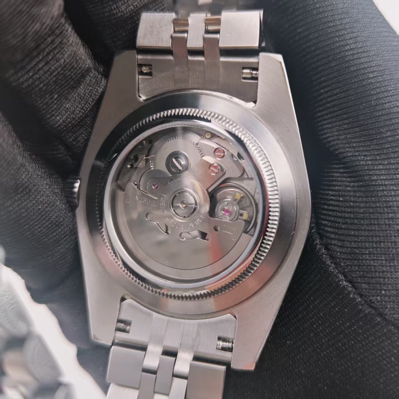 Self Made Diy NH35 Movement Sliver Watch Mod 39mm 316L Case 20mm 904L Strap green luminous Hands sapphire glass Fit NH35 movement strip nail Black 28.