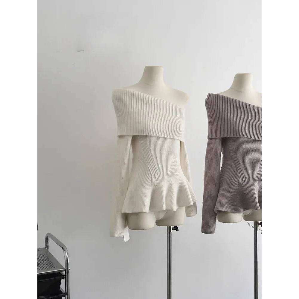 2024 French Autumn Winter Sexy Knitted Elegant for Women Y2k Retro Harajuku Sweaters Female Solid Chic Casual Clothes XJ260305