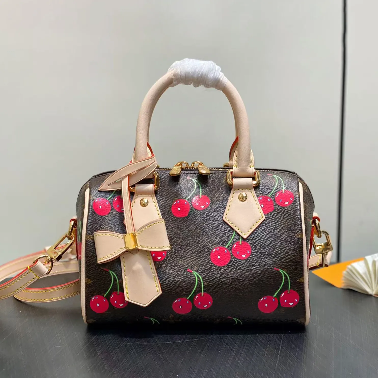 Designer bag Cherry Pillow bag Shoulder tote Bag Women Leather Crossbody bags Embossed Tote Vintage Female Purse fashion Adjustable Strap Handbag 16cm 20cm 25cm