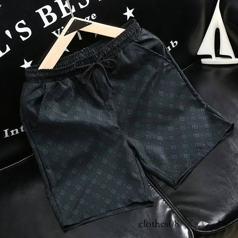 Ice silk thin shorts for men to wear in the summer of 2024 new men's beach pants