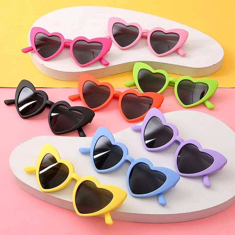 Kids Heart Cartoon Eyewear Vintage Heart-Shaped for Boys Girls 3-9 Years Toddler Sunglasses Outdoor Children Glasses Z260305