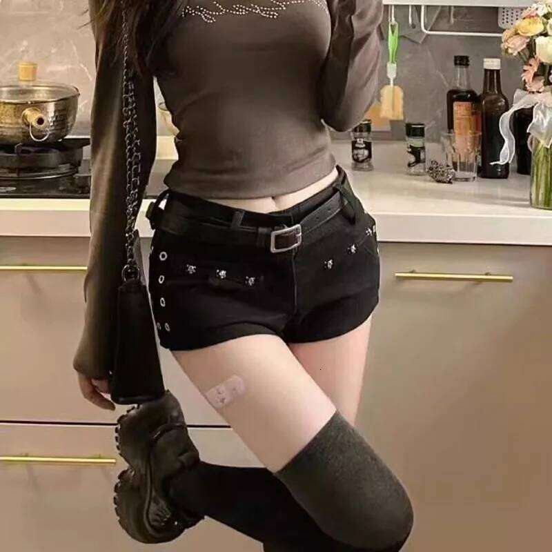 Black Sexy Low Waist Y2K Jean Woman Punk Gothic Popular Denim Super Shorts Female Korean Fashion Slin Fit Hot Short Pants XJ260305