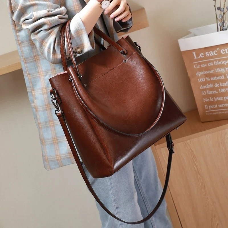 Womens Cow Genuine Leather Handbags Lady Vintage Retro Cowhide shoulder Bag Ladies large capacity multiple Pockets Lady 260306