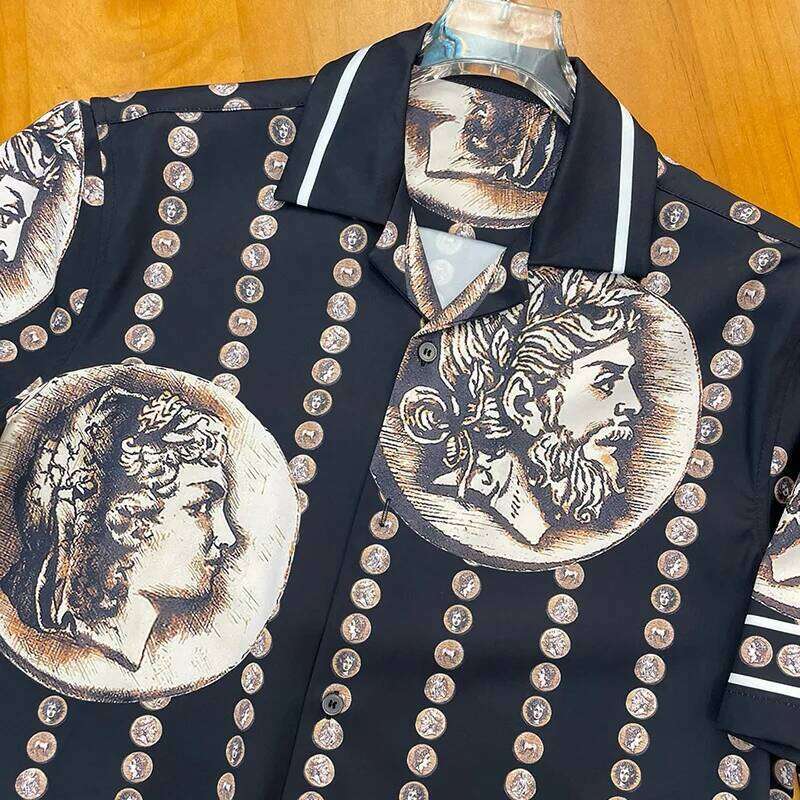 Luxury Vintage Men Short Sleeve Casual Royal Pattern Character Ditital Printing Social Party Shirts Chemise Homme De Luxe