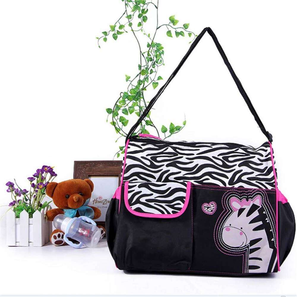 Fashion cartoon giraffe mommy large capacity multifunctional oblique span one shoulder mother-and-baby diaper bag Z260304