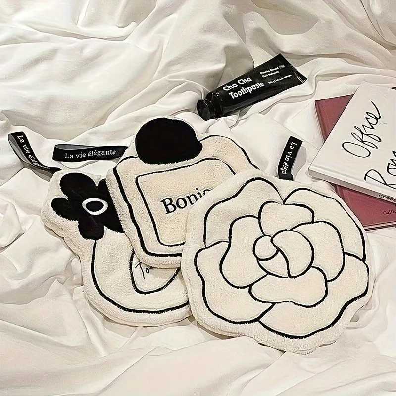 1PC Camellia Hand Towel Hanging Household Cleaning Cloth Suitable for Kitchen BathroomT260305