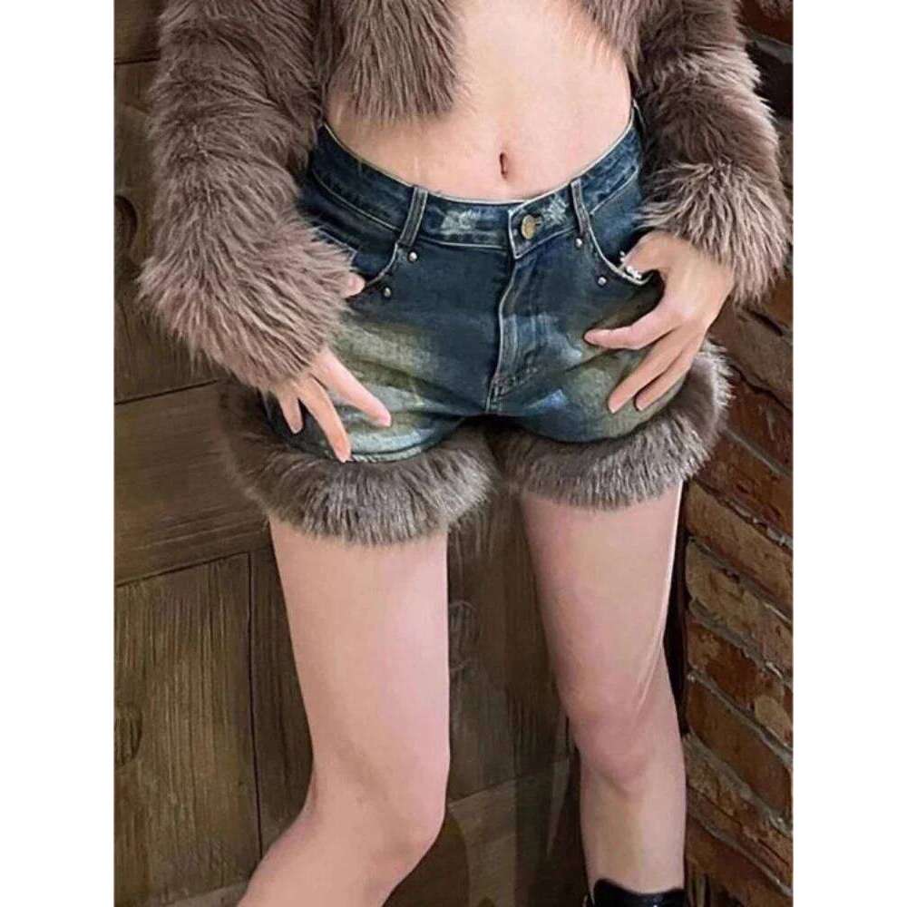 American Washed Fluffy Rivet Jeans Shorts for Women Autumn Winter New Denim Y2k E-Girl High Waist Hot Short Pants XJ260305