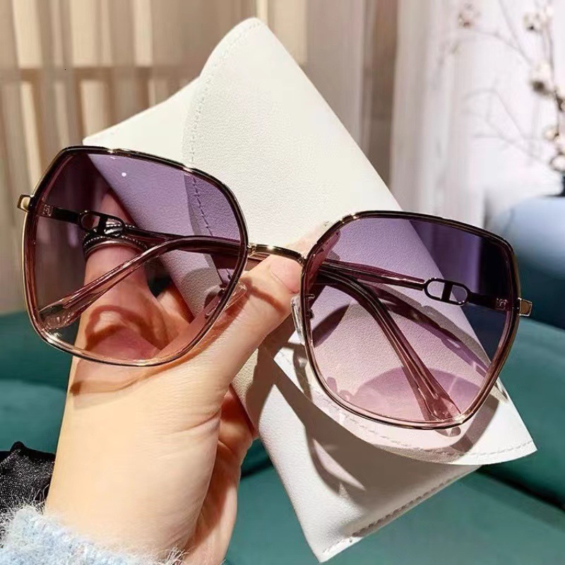 2026 New Designer Luxury Brand Gradient Integrated Classic Elegant UV Protection Outdoor Sports Women's Sunglasses