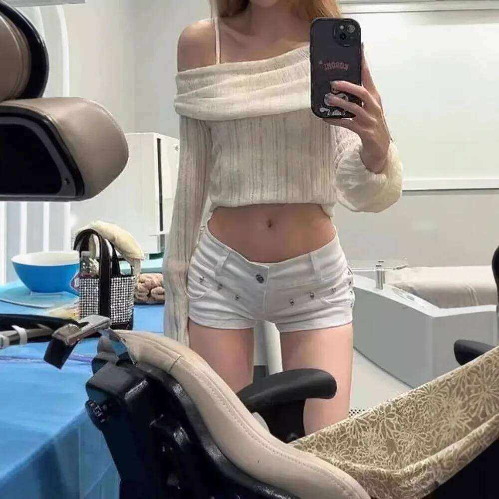 Summer Rivets Low Rise Jeans Shorts Womens American Retro Denim Casual Short Pants for Streetwear 2000s Grunge Aesthetic Clothes XJ260305