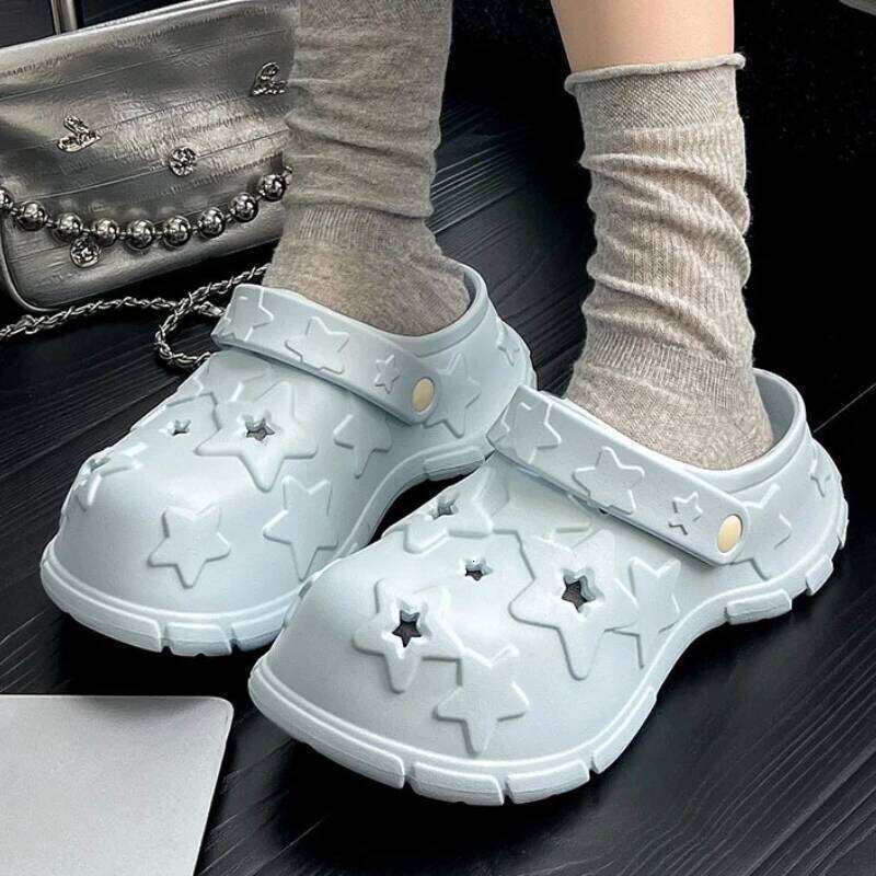Women Fashion Clogs Summer Platform Slippers Cute Star Style Garden Shoes Thick Sole Girls Home Beach Slides Street Sandals