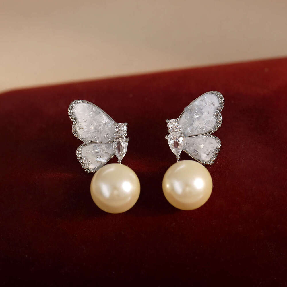 Sweet Fresh Forest-style Symmetrical Gradient Crystal Butterfly Earrings Pearl Earrings