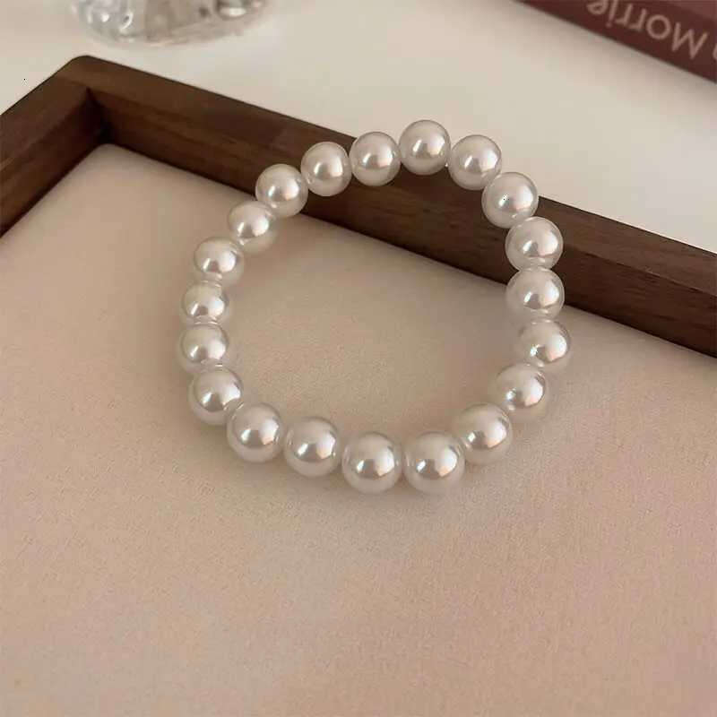 Elegant White Faux Pearls Beaded Bracelets for Wen Adjustable Elastic Rope Bracelet French Luxury Hands Jewelry AccoriesW251025