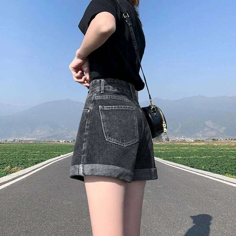 Women's high waisted denim shorts women's summer new A-line spicy girl looks slim, wide leg loose white hot pants trendy XJ260305