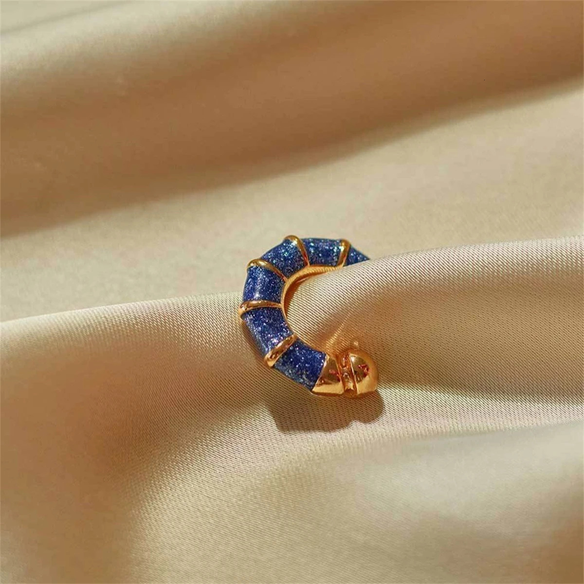 Circular earrings with dopamine fine glitter earrings for women high-end fashion gold-plated and color preserving 260303
