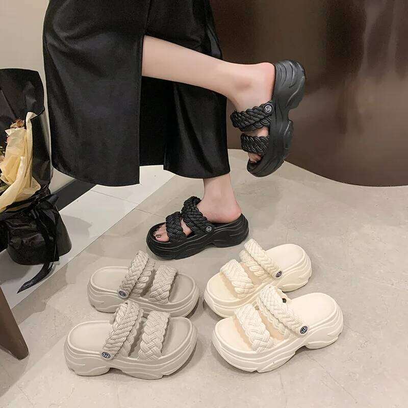 2026 New Summer Platform Shoes Woman Leisure Sandals Thick Sole Soft EVA Female Home Street Slippers Girls Student Beach Sandal
