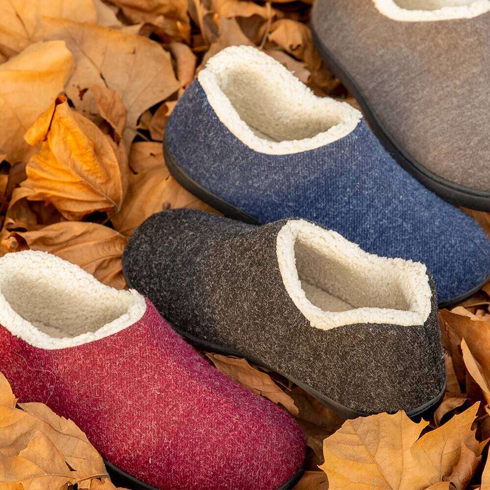 Kidmi Women's Cozy Faux Fleece Slippers Classic Plush Outdoor Closed Non-Slip Rubber Winter Women House Shoes