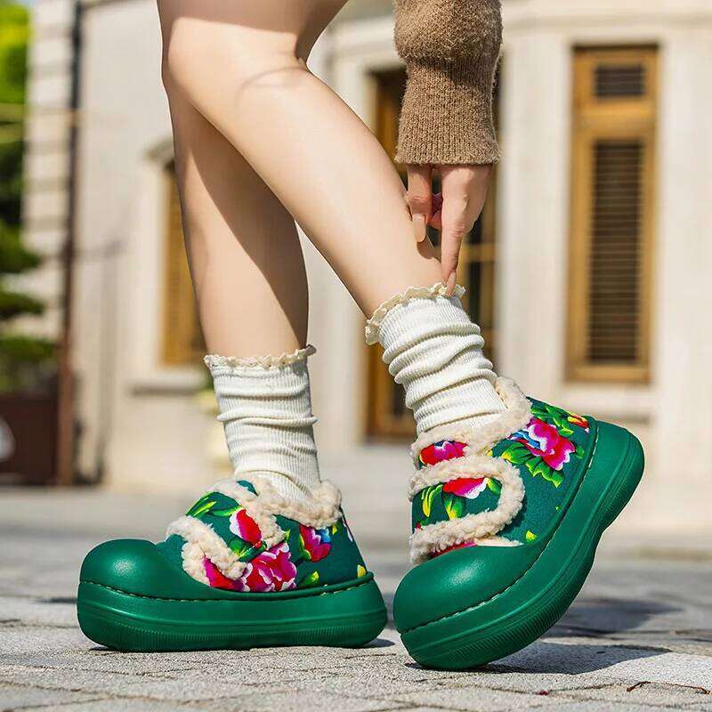 2025 New Chinese Flower Style Winter Warm Woman Indoor Street Slippers Soft EVA Waterproof Girls Home Floor Platform Shoes