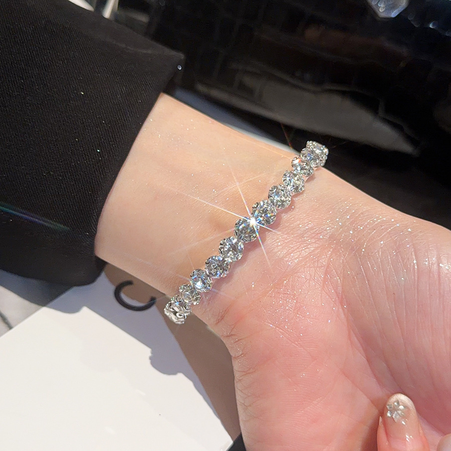 Korean-style ins zircon oval clasp bracelet, simple fashionable, versatile and stylish, with a unique design, niche jewelry - view 5