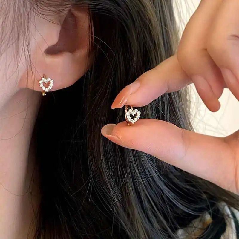 Lnngy Cute Hollow Heart Hoop Earring For Women 925 Sterling Silver Shiny Stud Earrings Fashion Ear Buckle Jewelry 260303