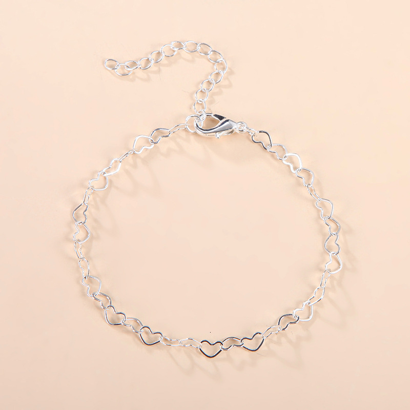 Popular bracelets fashionable and simple bracelets hollow heart bracelets heart-shaped bracelets for women 260106