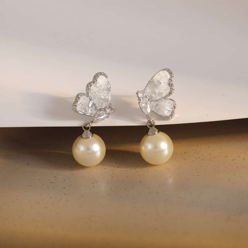 Sweet Fresh Forest-style Symmetrical Gradient Crystal Butterfly Earrings Pearl Earrings