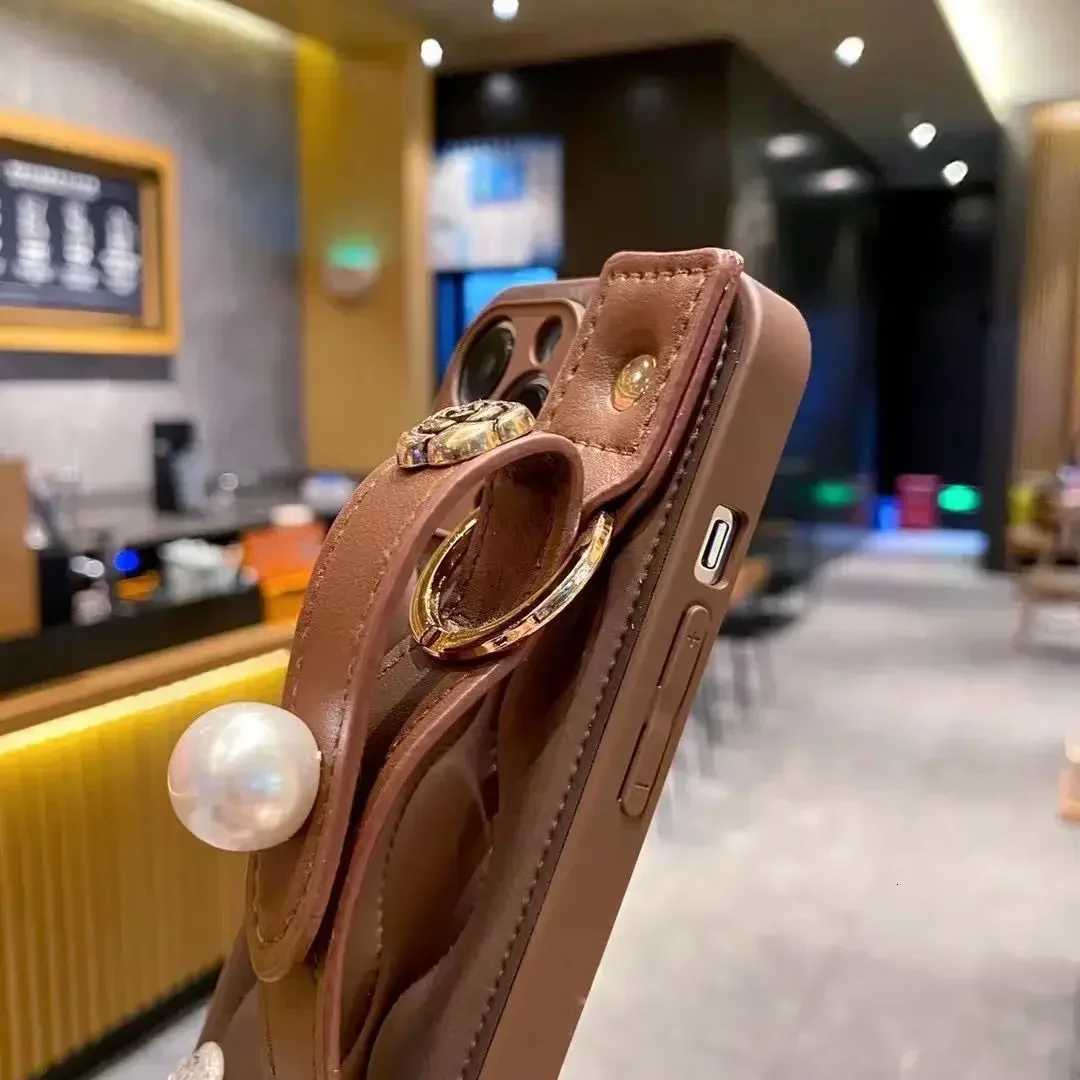 Luxury Quilted Phone Case with Camellia Pearl Wrist Strap For iPhone 15 14 Pro Max 13 Pro 12 11 | Full Protection CoverT260305