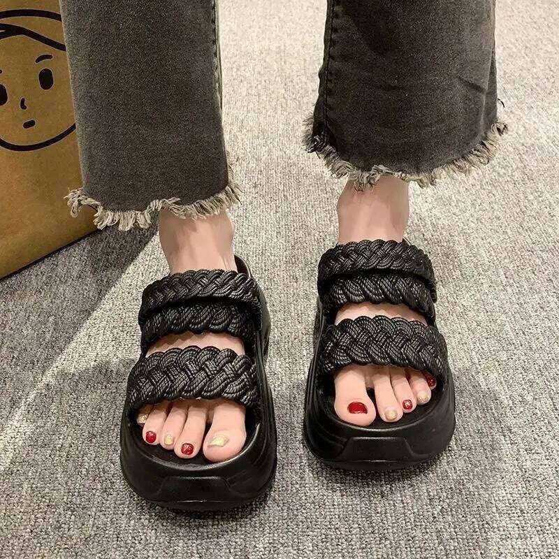 2026 New Summer Platform Shoes Woman Leisure Sandals Thick Sole Soft EVA Female Home Street Slippers Girls Student Beach Sandal