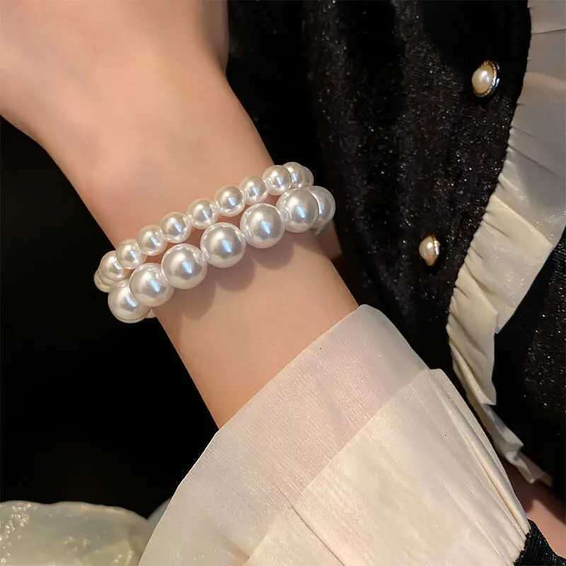 Elegant White Faux Pearls Beaded Bracelets for Wen Adjustable Elastic Rope Bracelet French Luxury Hands Jewelry AccoriesW251025