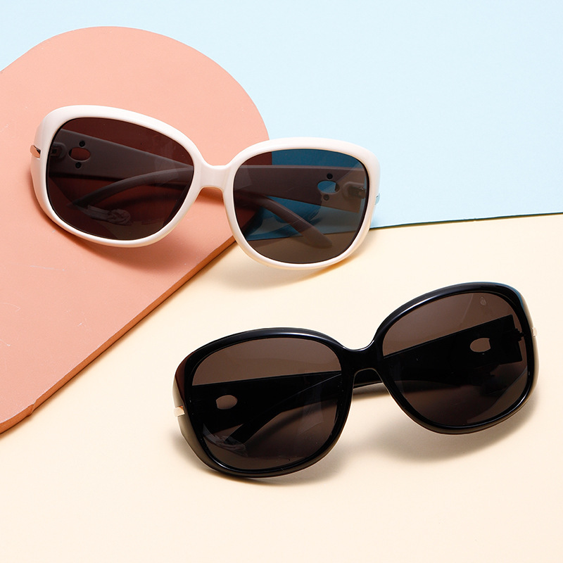 2026 New Designer Luxury Brand Trendy Polarized Sunglasses 1606 Korean Style Large Frame Sunshade Driving Outdoor Sports Sunglasses Wholesalee