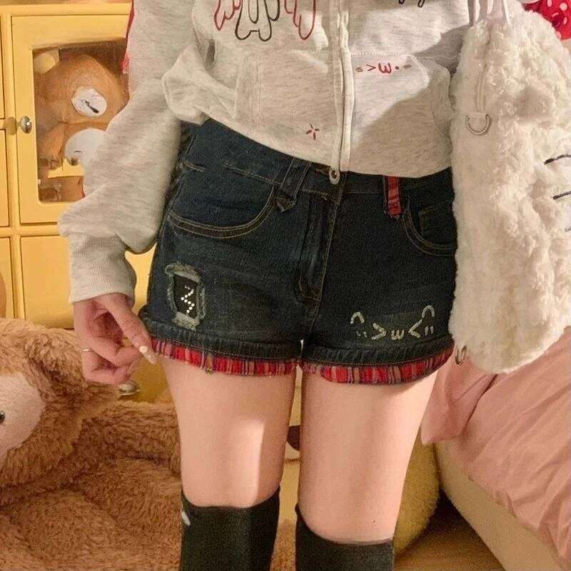 American Vintage Short Jeans Women Casual Low Waist Denim Distressed Bodycon Y2K Streetwear Kawaii Retro Button Summer Patchwork XJ260305