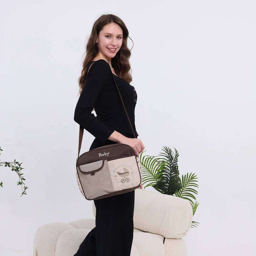 New Fashionable Cartoon Printed One Shoulder Diagonal Crossing Mommy Multi functional Travel Diaper Bag Z260304