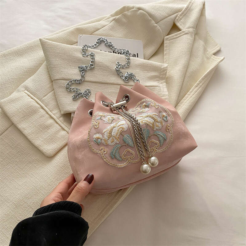 New Chinese-style for women, 2024 summer new model, national-style embroidered fashion bucket bag, versatile crossbody bag