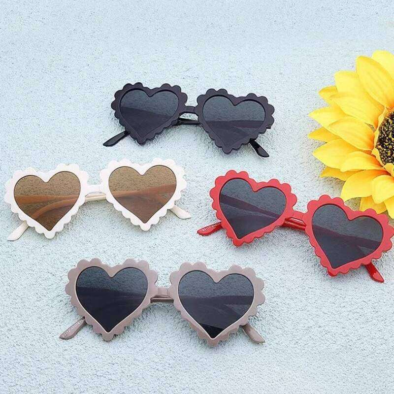Heart Shaped Sunglasses Children Boys Girls UV400 Sunglassese Outdoor Cute Cartoon Eyewear for Kids Z260305