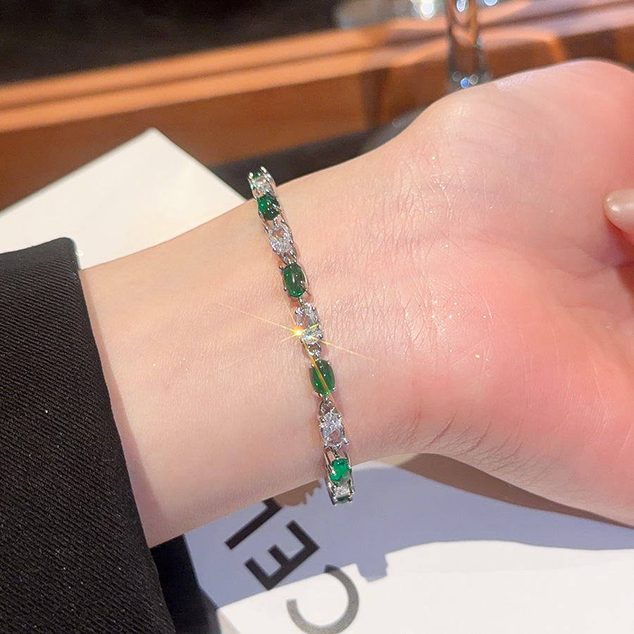 Korean-style ins zircon oval clasp bracelet, simple fashionable, versatile and stylish, with a unique design, niche jewelry - view 4
