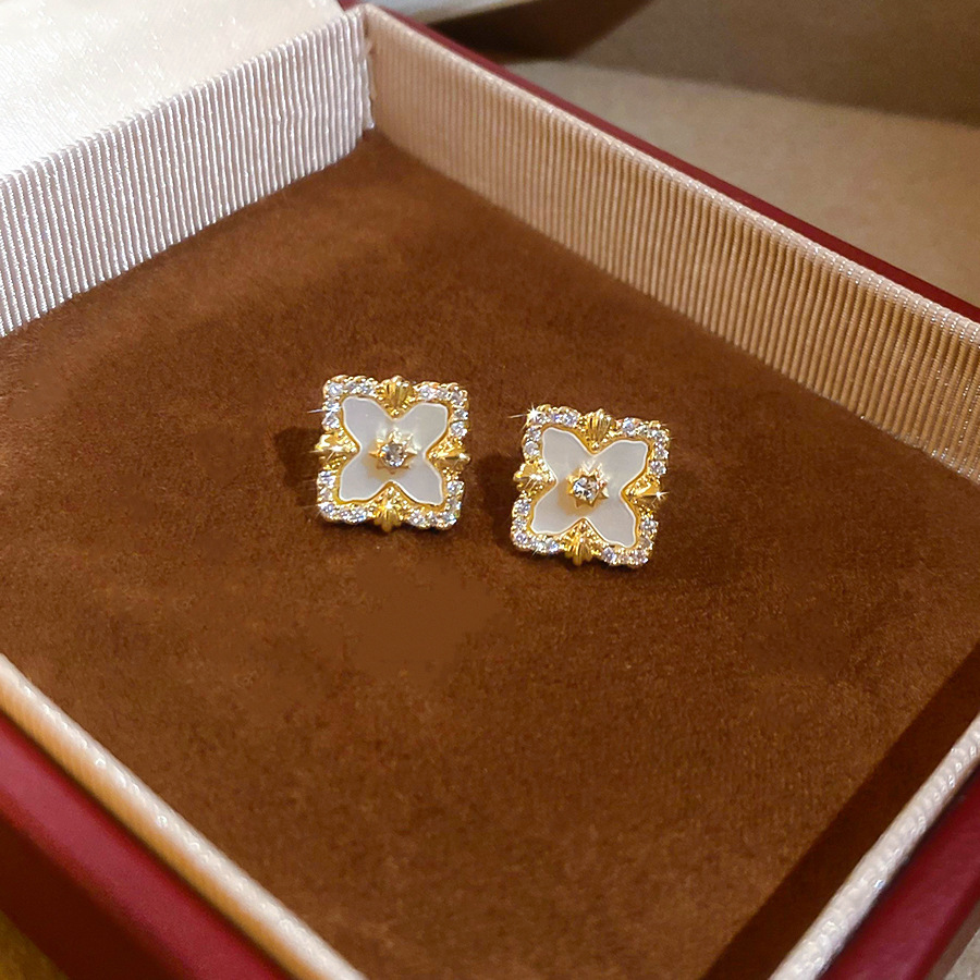 Four-leaf flower for women with pearls gold Light luxury niche exquisite bracelet necklace earrings 2026new vintage style - view 5
