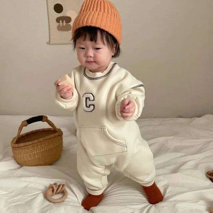 2025 Autumn New Baby Long Sleeve Romper Boy Girl Newborn Fashion Letter Print Jumpsuit Cotton Infant Casual Clothes 0-24M Z260304