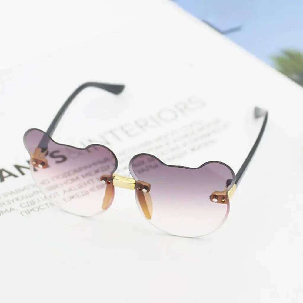 Unique Cat Ear Kids Sunglasses Fashion Resin Lens Protection Lovely Party Decoration Oversized Eyewear for Child Travel Z260304