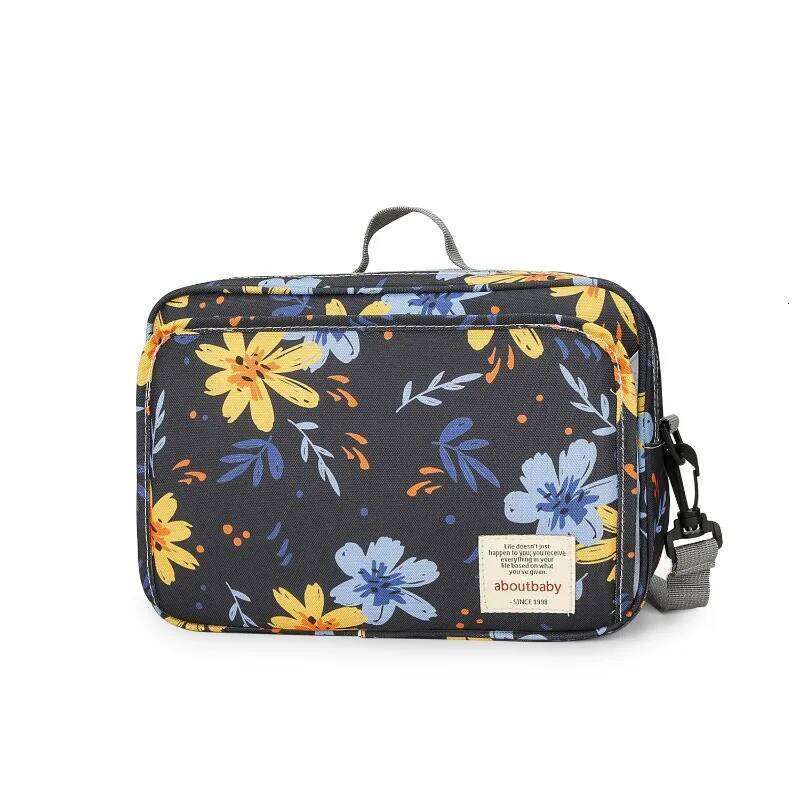 2024 with Baby Outdoor Travel New Waterproof Printed Cart Storage Hanging Diaper Mommy Bag Z260304