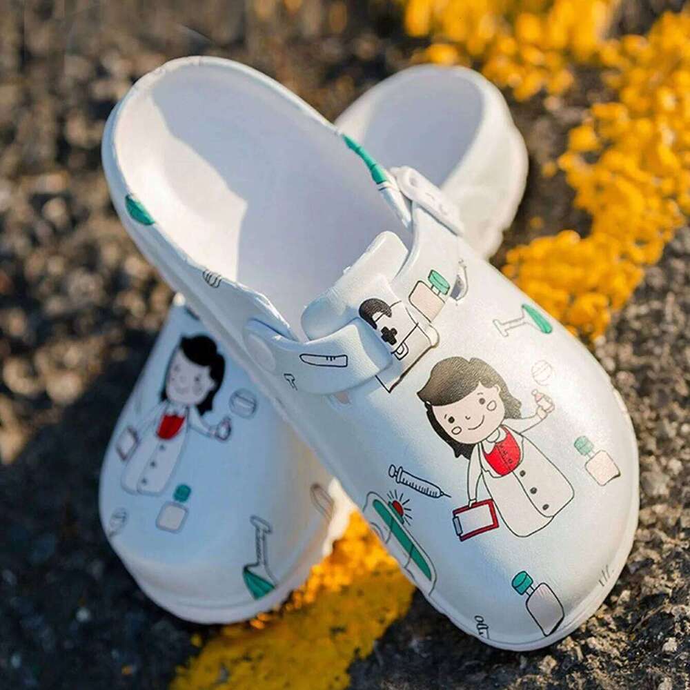 Medical Shoes EVA Laboratory Doctor Clogs Non-slip Nurse Surgical Slides Casual Beach Womens Indoor Work Slippers