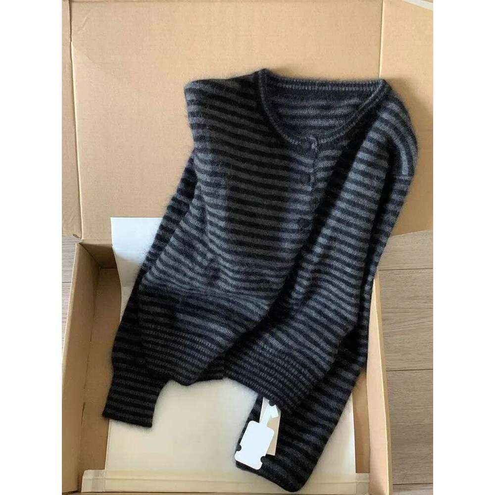 2026 Retro Korean Long Sleeve Stripe Knitted Sweater Women's Cardigan Casual Top Autumn Winter Fashion Round Neck Design Jumpers XJ260305