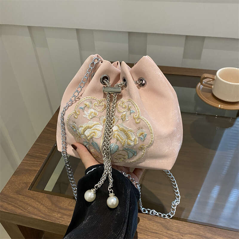 New Chinese-style for women, 2024 summer new model, national-style embroidered fashion bucket bag, versatile crossbody bag
